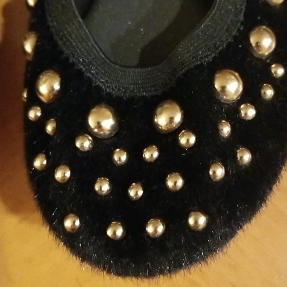 Black Foot Petals flats w studs - Picture 3 of 8